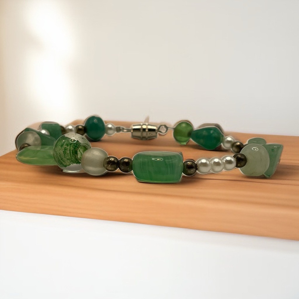 Handmade Emerald Green Lampwork Glass Bracelet - Boho Pearls & Artisan Beads 🌿